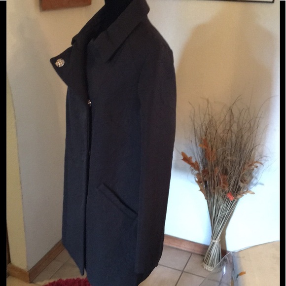 Eliza J - Picture 4 of 8